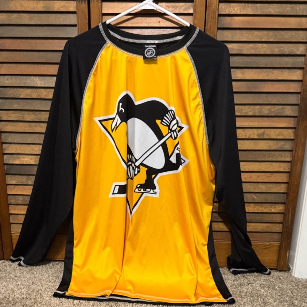 O Pittsburgh penguins Black and Yellow Long Sleeve Sports Jersey